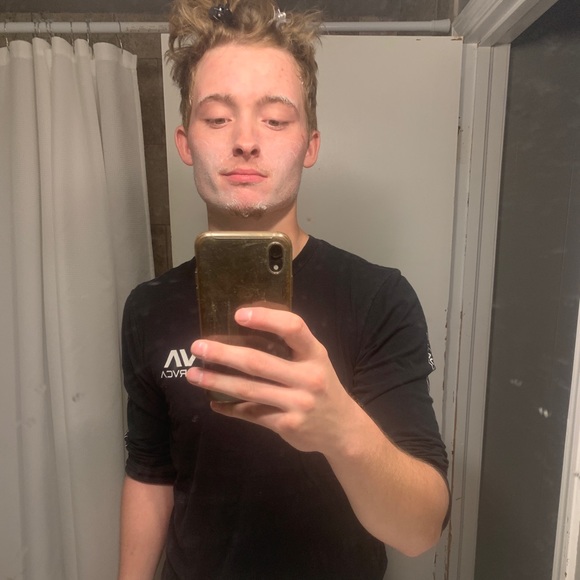 Meet your Posher, Kobi - Picture 2 of 5